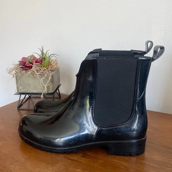 Nicole Miller Black Rain Boots - Size 7 - Picture 2 of 6